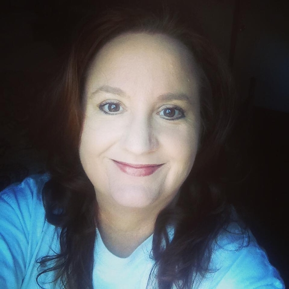 Poshmark profile picture for @scars